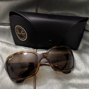 Ray-Ban Tortoise Shell Polarized Sunglasses with Case